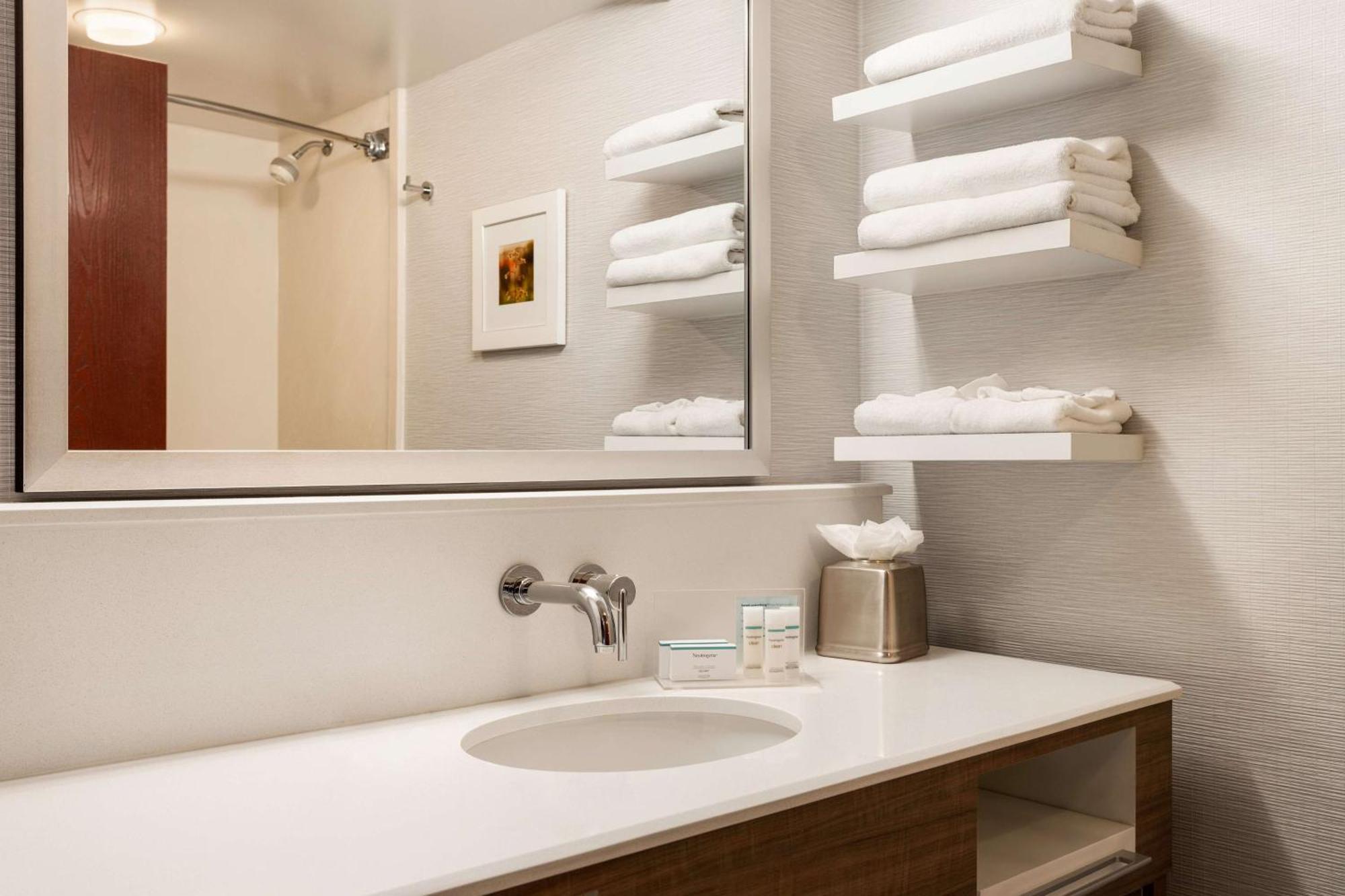 Hampton Inn & Suites Denver-Cherry Creek Bagian luar foto